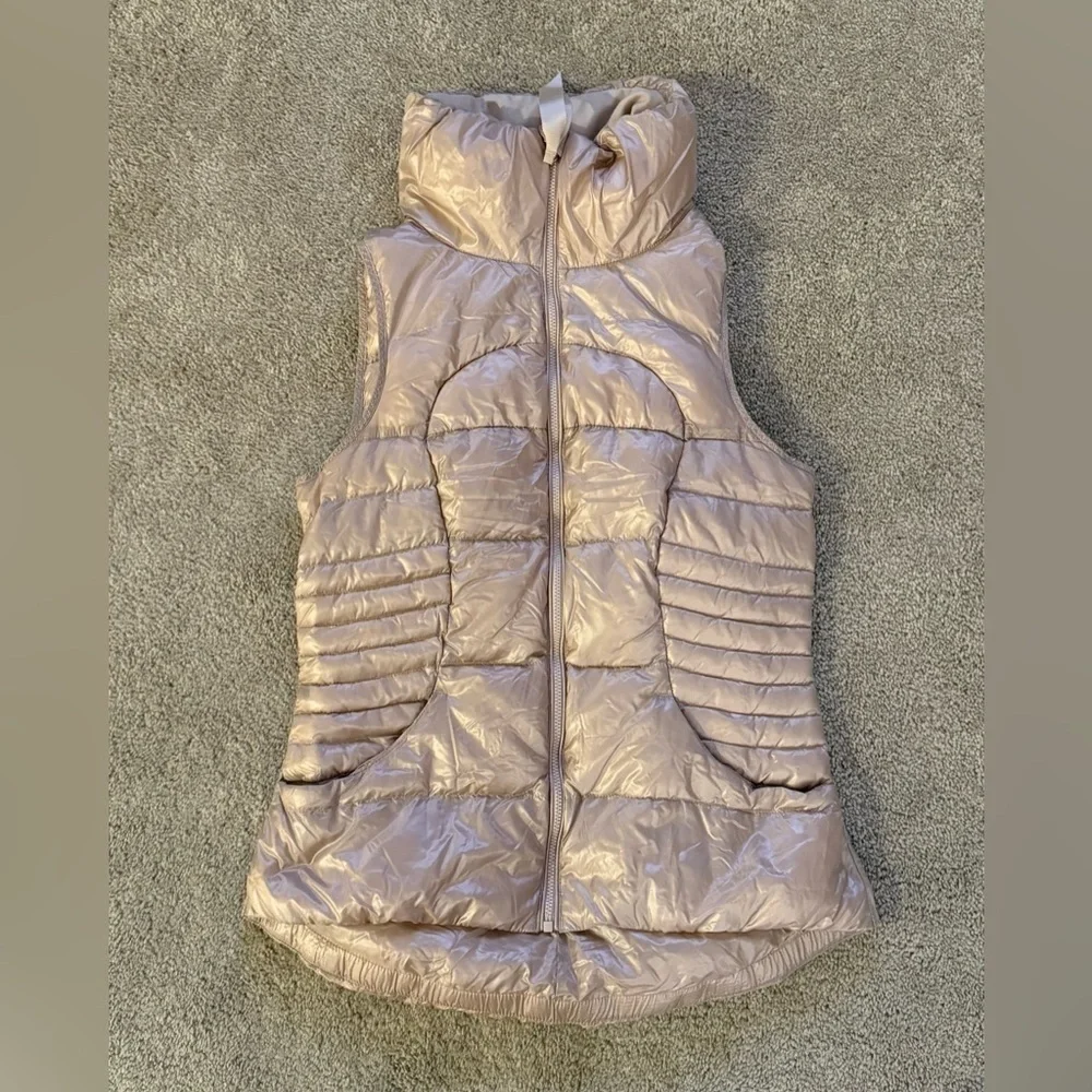2013 Lululemon Fluffin’ Awesome Vest Rose Gold Size 6 Ultra Rare Goose Down Vest